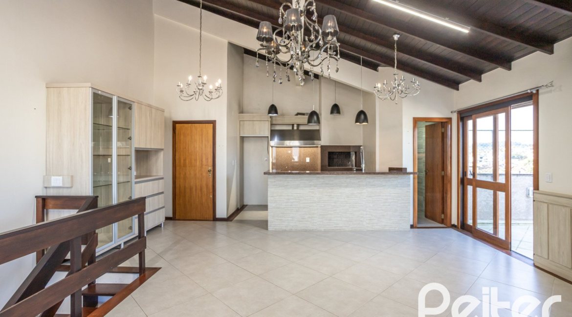 Cobertura à venda com 213m², 3 dormitórios, 1 suíte, 1 vaga, no bairro Tristeza em Porto Alegre