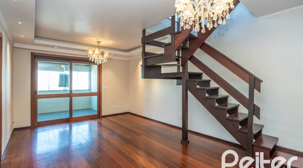 Cobertura à venda com 213m², 3 dormitórios, 1 suíte, 1 vaga, no bairro Tristeza em Porto Alegre