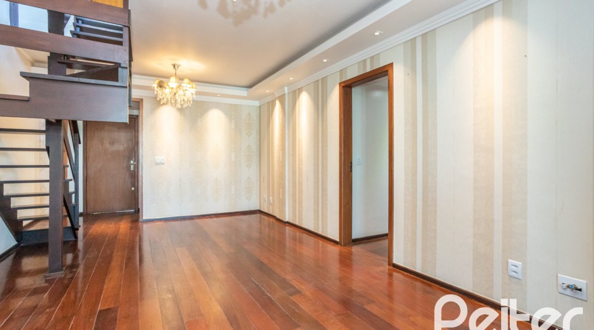 Cobertura à venda com 213m², 3 dormitórios, 1 suíte, 1 vaga, no bairro Tristeza em Porto Alegre