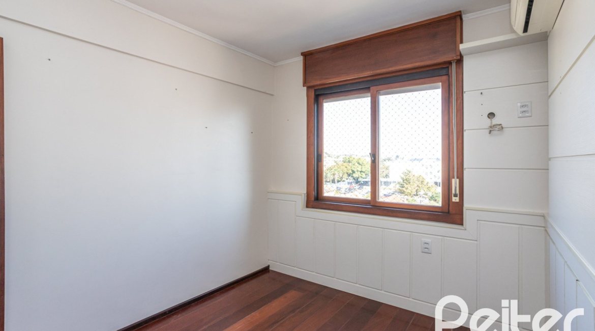 Cobertura à venda com 213m², 3 dormitórios, 1 suíte, 1 vaga, no bairro Tristeza em Porto Alegre