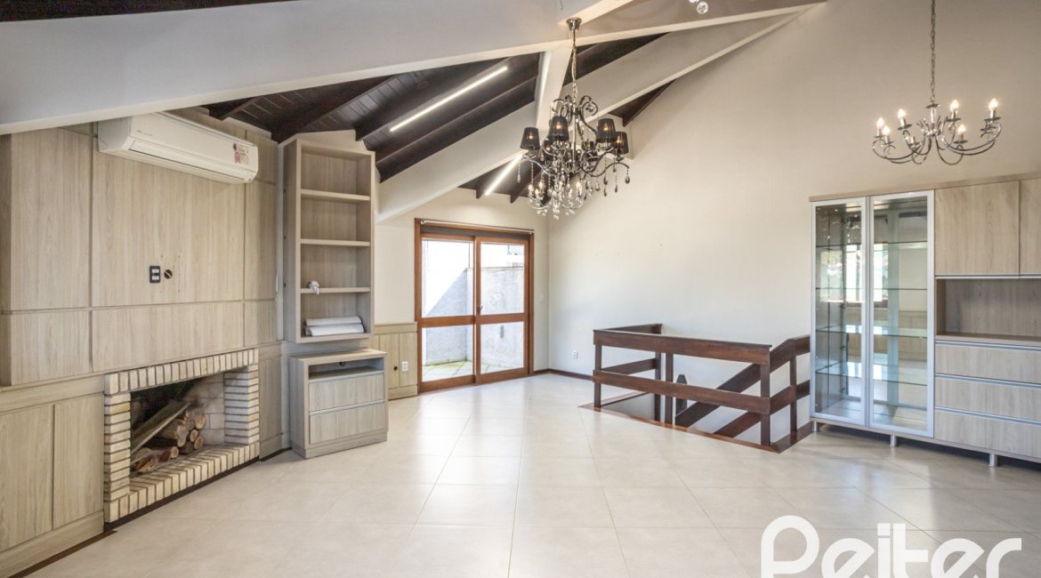 Cobertura à venda com 213m², 3 dormitórios, 1 suíte, 1 vaga, no bairro Tristeza em Porto Alegre