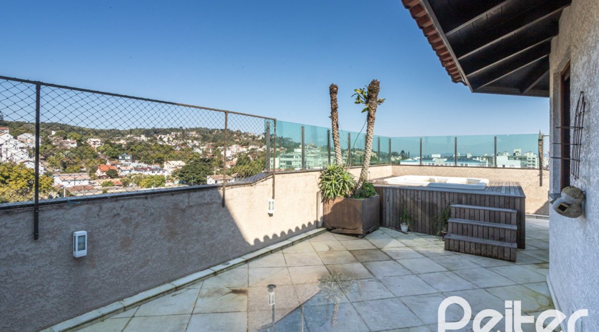 Cobertura à venda com 213m², 3 dormitórios, 1 suíte, 1 vaga, no bairro Tristeza em Porto Alegre