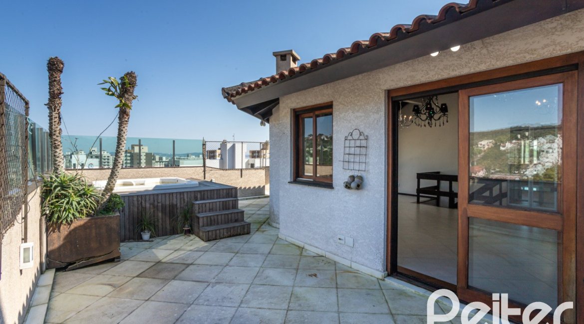 Cobertura à venda com 213m², 3 dormitórios, 1 suíte, 1 vaga, no bairro Tristeza em Porto Alegre