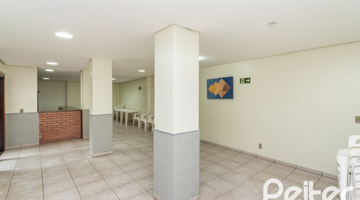 Cobertura à venda com 213m², 3 dormitórios, 1 suíte, 1 vaga, no bairro Tristeza em Porto Alegre