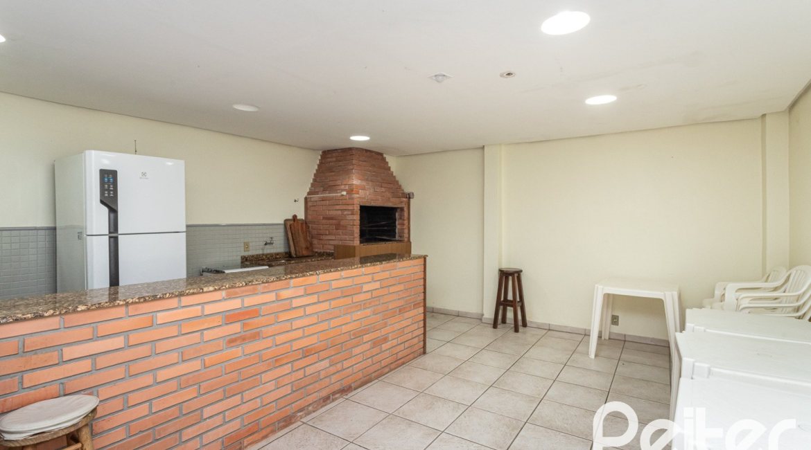 Cobertura à venda com 213m², 3 dormitórios, 1 suíte, 1 vaga, no bairro Tristeza em Porto Alegre