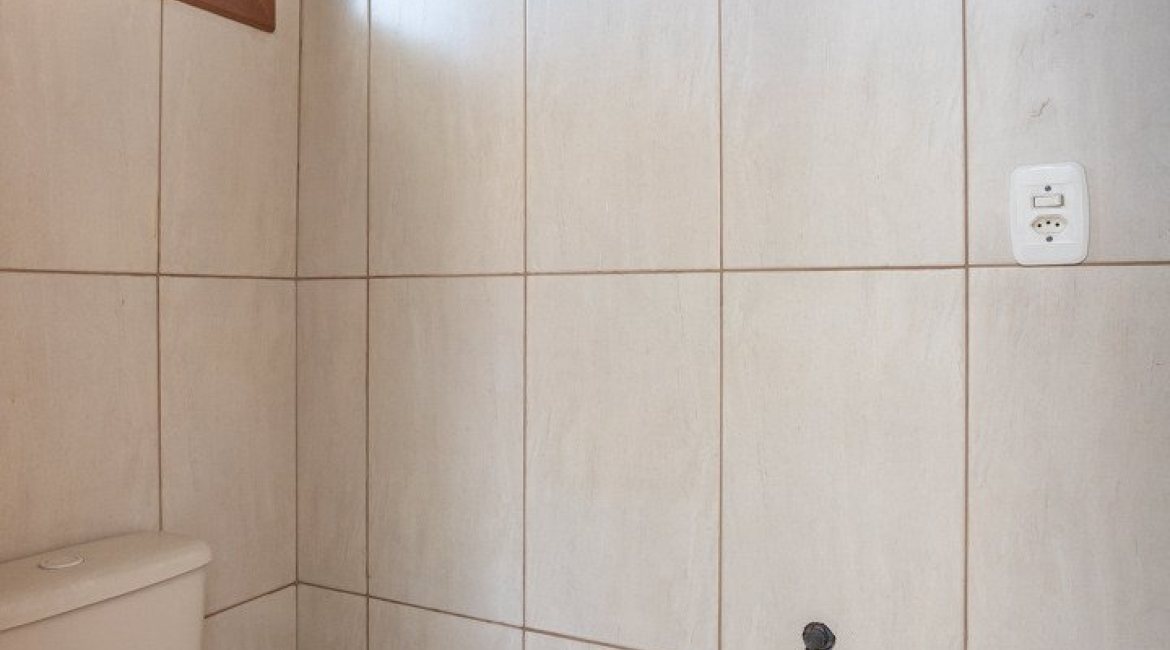 Casa em Condomínio à venda com 193m², 3 dormitórios, 1 suíte, 2 vagas, no bairro Nonoai em Porto Alegre