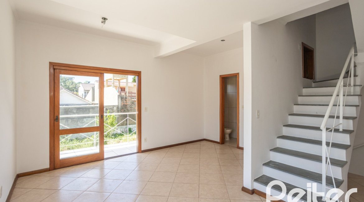 Casa em Condomínio à venda com 193m², 3 dormitórios, 1 suíte, 2 vagas, no bairro Nonoai em Porto Alegre