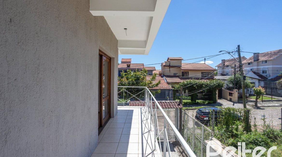 Casa em Condomínio à venda com 193m², 3 dormitórios, 1 suíte, 2 vagas, no bairro Nonoai em Porto Alegre