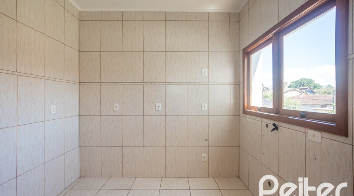 Casa em Condomínio à venda com 193m², 3 dormitórios, 1 suíte, 2 vagas, no bairro Nonoai em Porto Alegre