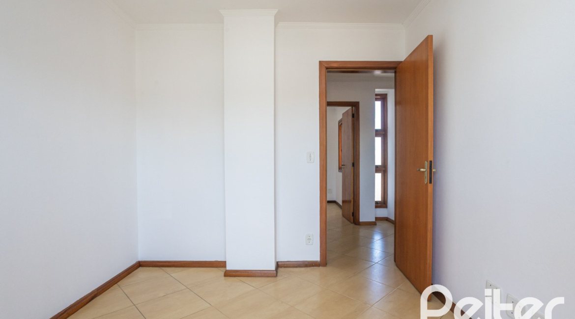 Casa em Condomínio à venda com 193m², 3 dormitórios, 1 suíte, 2 vagas, no bairro Nonoai em Porto Alegre