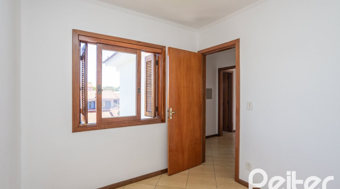 Casa em Condomínio à venda com 193m², 3 dormitórios, 1 suíte, 2 vagas, no bairro Nonoai em Porto Alegre