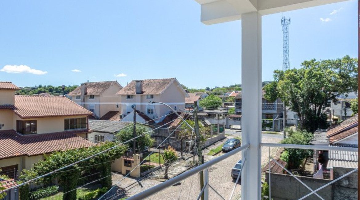 Casa em Condomínio à venda com 193m², 3 dormitórios, 1 suíte, 2 vagas, no bairro Nonoai em Porto Alegre