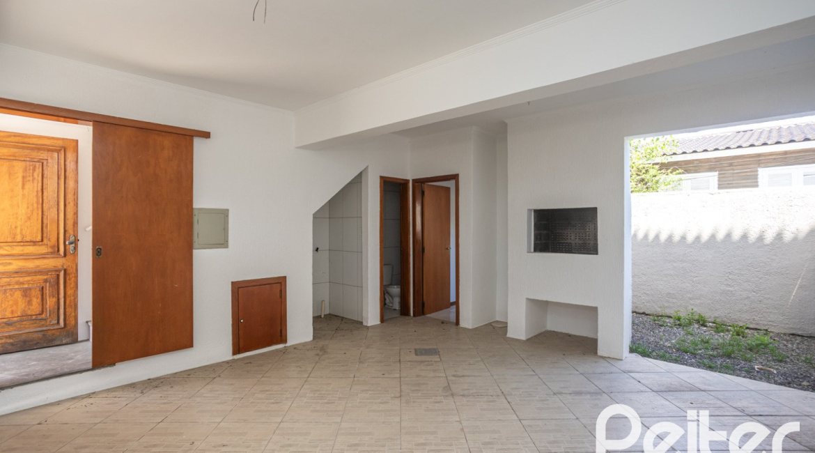 Casa em Condomínio à venda com 193m², 3 dormitórios, 1 suíte, 2 vagas, no bairro Nonoai em Porto Alegre