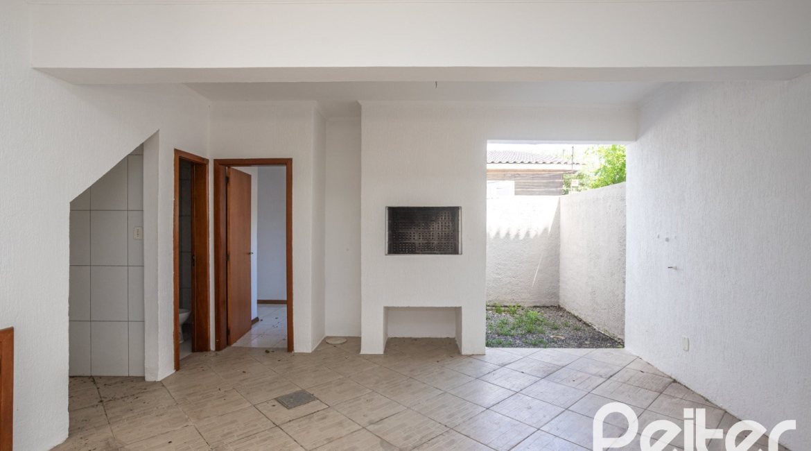 Casa em Condomínio à venda com 193m², 3 dormitórios, 1 suíte, 2 vagas, no bairro Nonoai em Porto Alegre