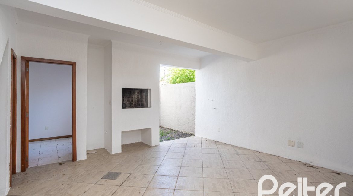 Casa em Condomínio à venda com 193m², 3 dormitórios, 1 suíte, 2 vagas, no bairro Nonoai em Porto Alegre