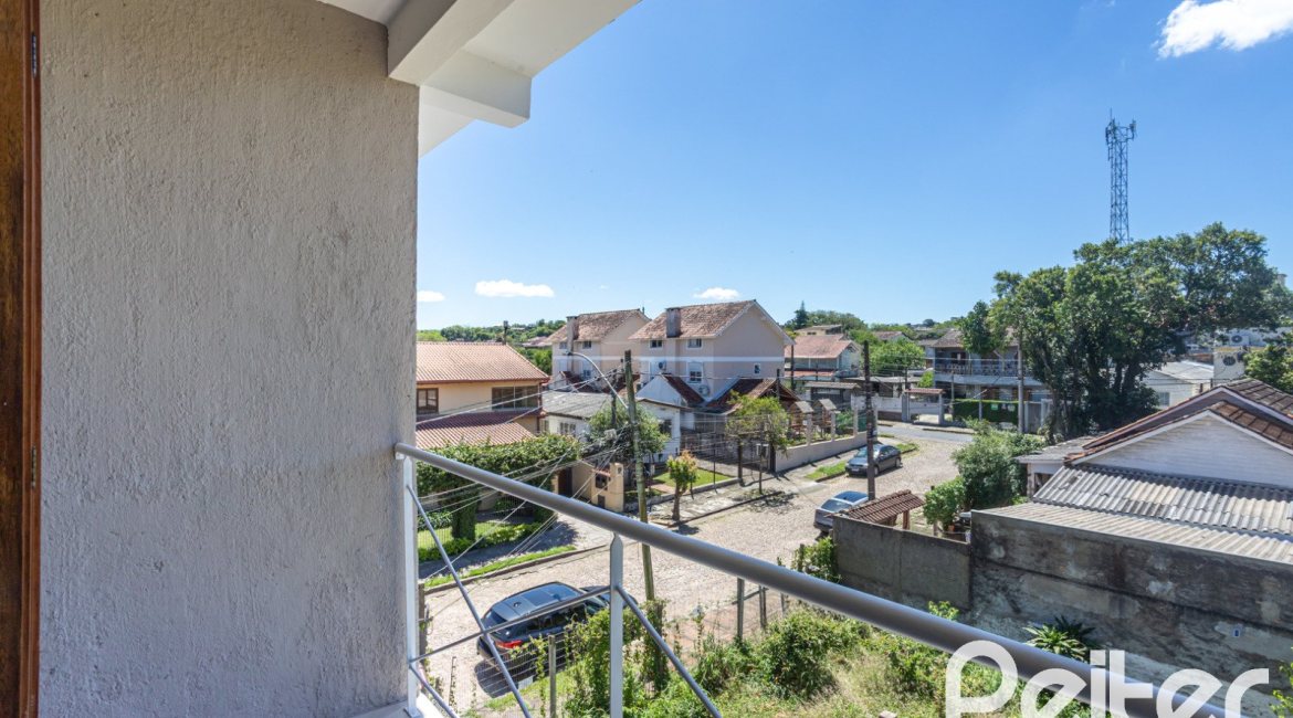 Casa em Condomínio à venda com 193m², 3 dormitórios, 1 suíte, 2 vagas, no bairro Nonoai em Porto Alegre