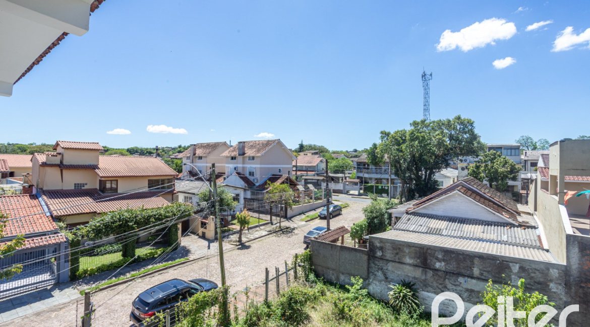 Casa em Condomínio à venda com 193m², 3 dormitórios, 1 suíte, 2 vagas, no bairro Nonoai em Porto Alegre