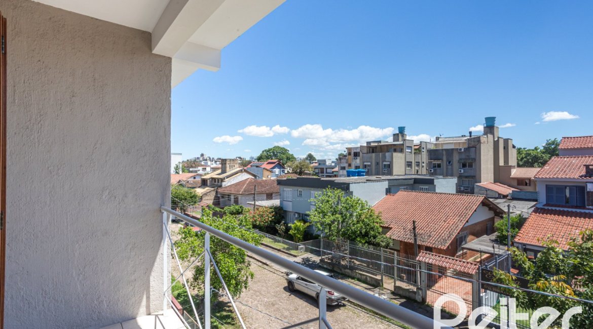 Casa em Condomínio à venda com 193m², 3 dormitórios, 1 suíte, 2 vagas, no bairro Nonoai em Porto Alegre