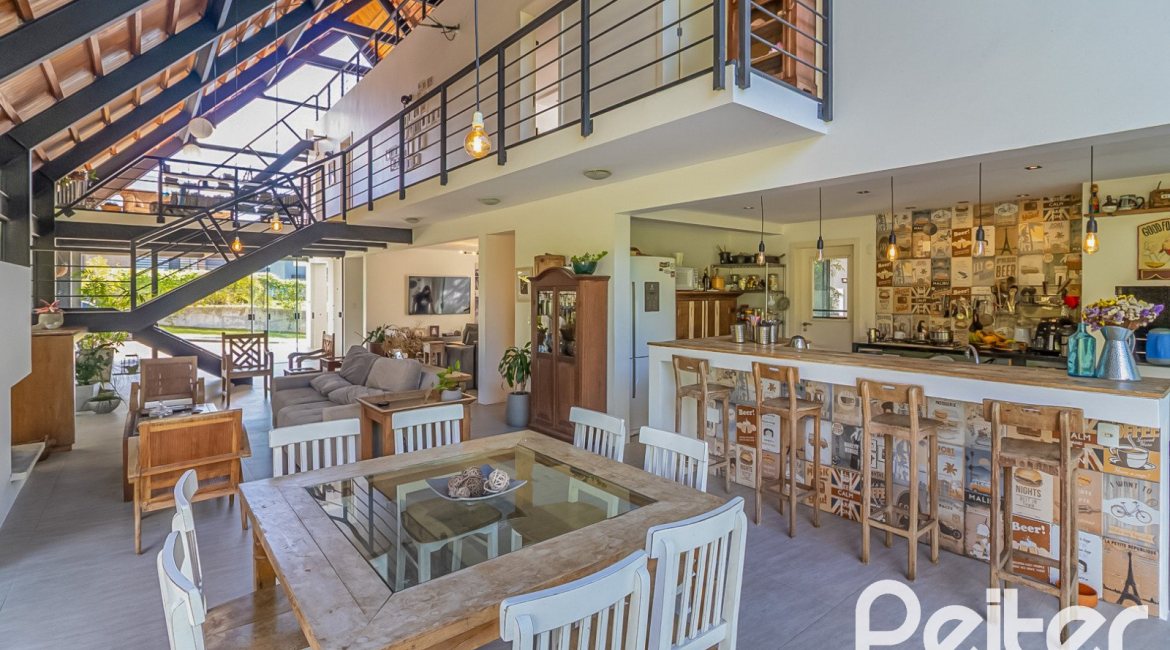 Casa em Condomínio à venda com 395m², 4 dormitórios, 4 suítes, 4 vagas, no bairro Alphaville em PORTO ALEGRE