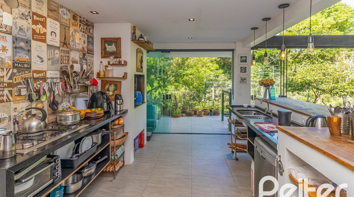 Casa em Condomínio à venda com 395m², 4 dormitórios, 4 suítes, 4 vagas, no bairro Alphaville em PORTO ALEGRE