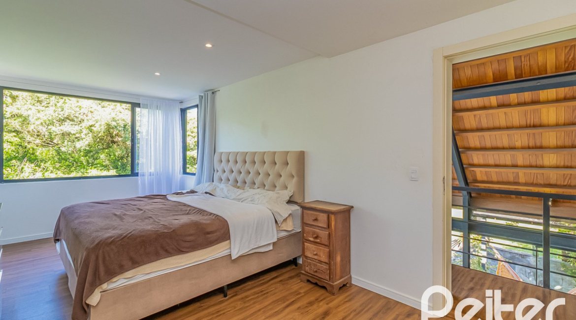 Casa em Condomínio à venda com 395m², 4 dormitórios, 4 suítes, 4 vagas, no bairro Alphaville em PORTO ALEGRE