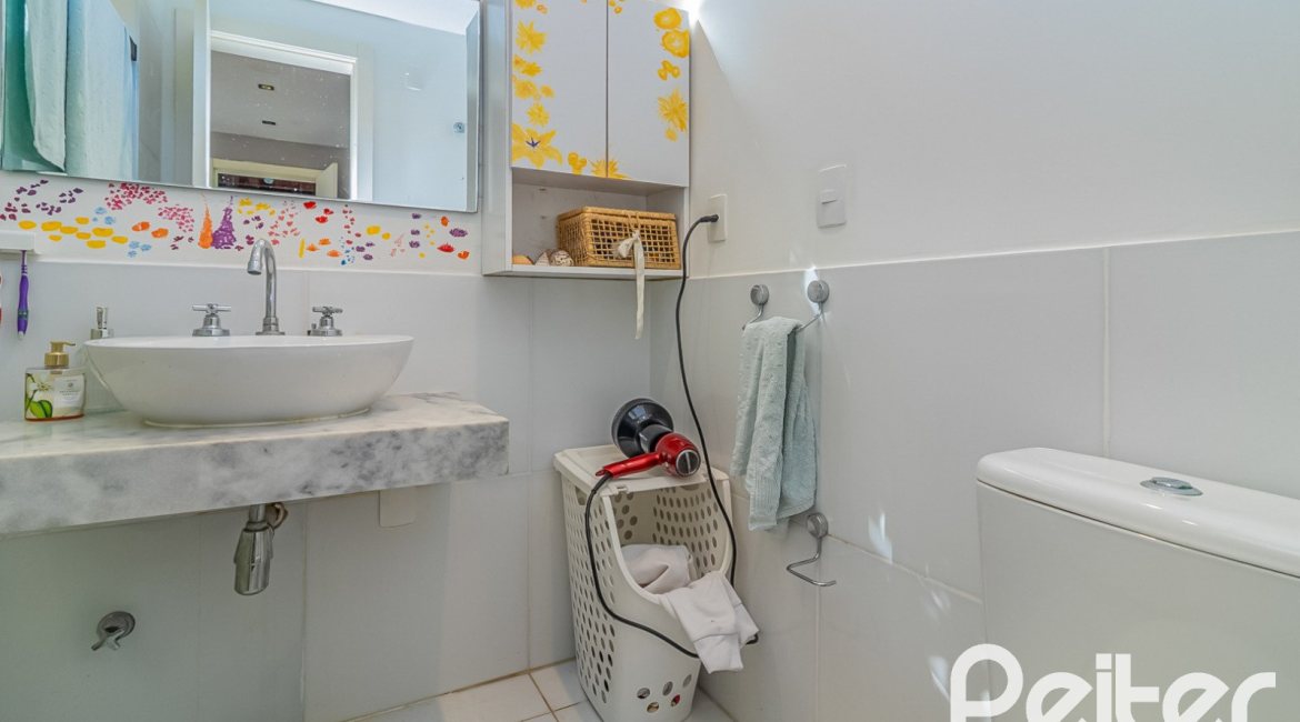 Casa em Condomínio à venda com 395m², 4 dormitórios, 4 suítes, 4 vagas, no bairro Alphaville em PORTO ALEGRE