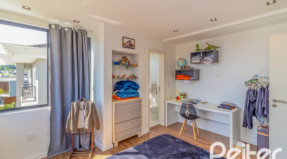 Casa em Condomínio à venda com 395m², 4 dormitórios, 4 suítes, 4 vagas, no bairro Alphaville em PORTO ALEGRE