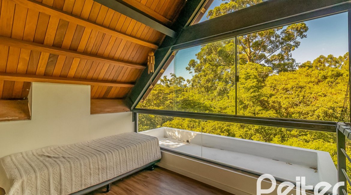 Casa em Condomínio à venda com 395m², 4 dormitórios, 4 suítes, 4 vagas, no bairro Alphaville em PORTO ALEGRE