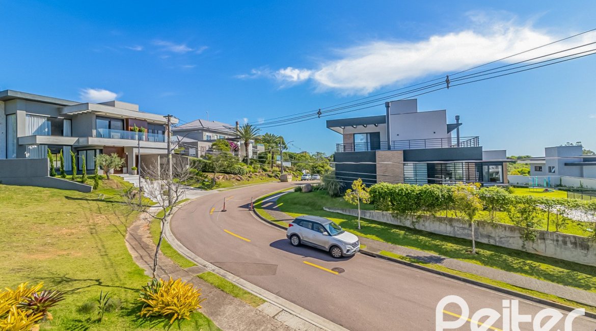 Casa em Condomínio à venda com 395m², 4 dormitórios, 4 suítes, 4 vagas, no bairro Alphaville em PORTO ALEGRE