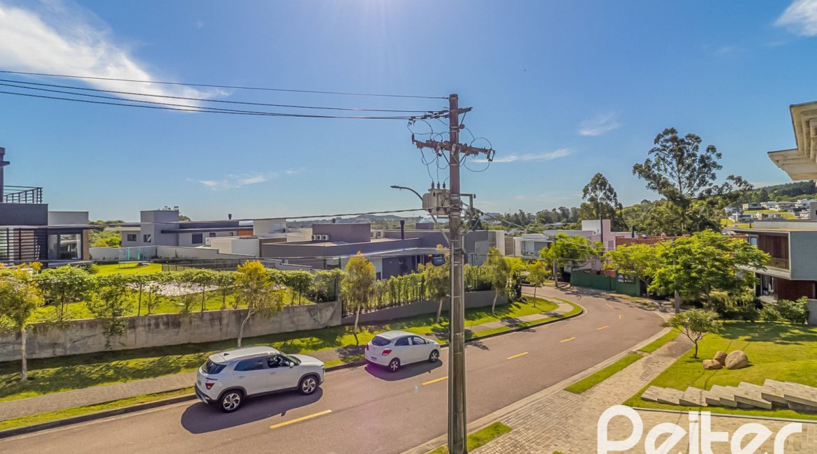 Casa em Condomínio à venda com 395m², 4 dormitórios, 4 suítes, 4 vagas, no bairro Alphaville em PORTO ALEGRE