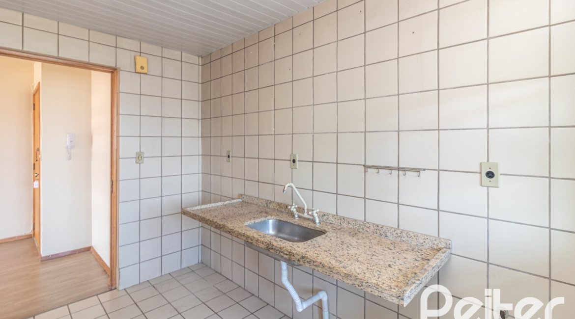 Apartamento à venda com 70m², 2 dormitórios, 1 vaga, no bairro Tristeza em Porto Alegre