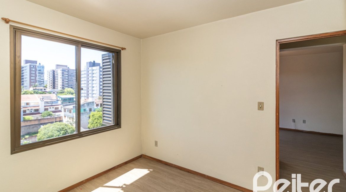 Apartamento à venda com 70m², 2 dormitórios, 1 vaga, no bairro Tristeza em Porto Alegre