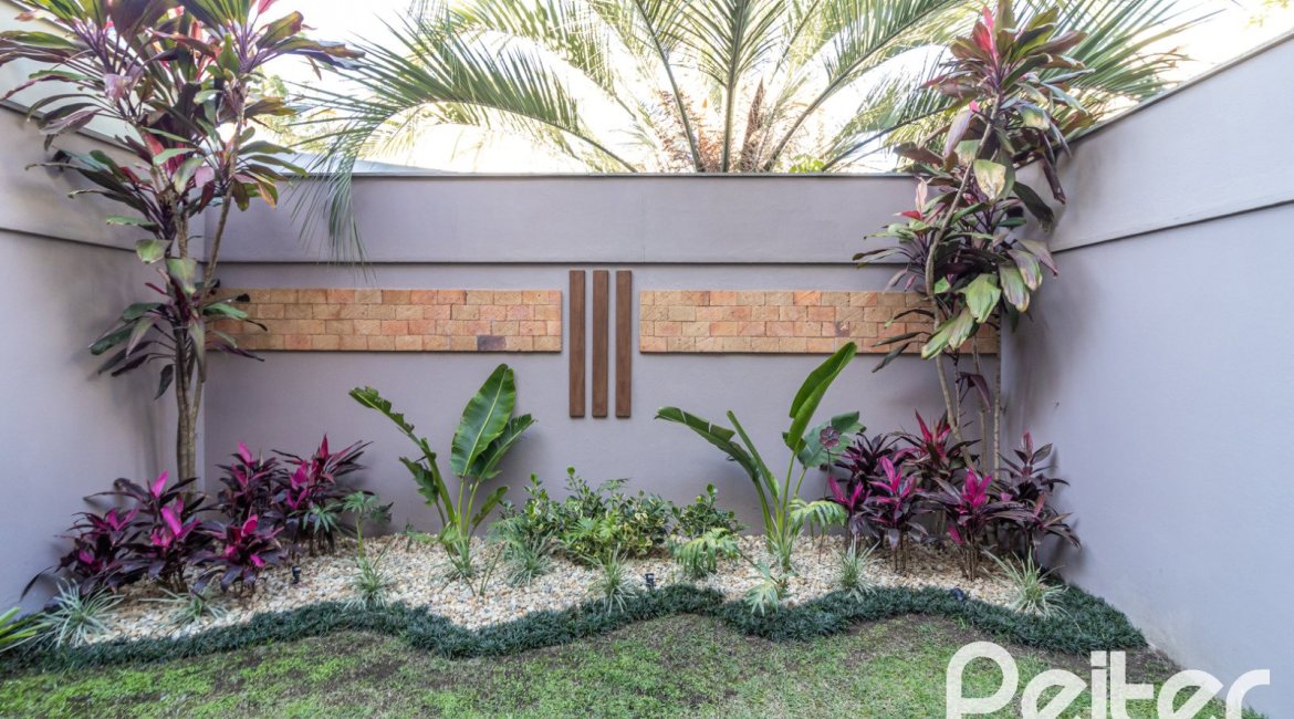 Casa em Condomínio à venda com 189m², 3 dormitórios, 1 suíte, 3 vagas, no bairro Tristeza em Porto Alegre