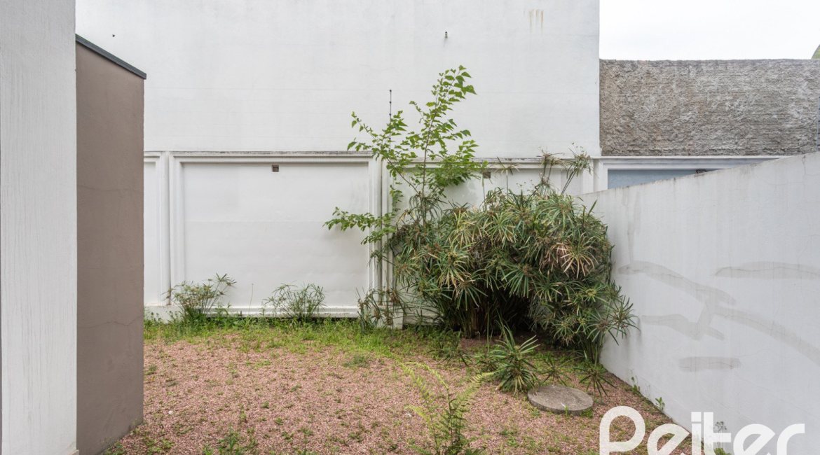 Casa em Condomínio à venda com 148m², 3 dormitórios, 3 suítes, 2 vagas, no bairro Ipanema em Porto Alegre