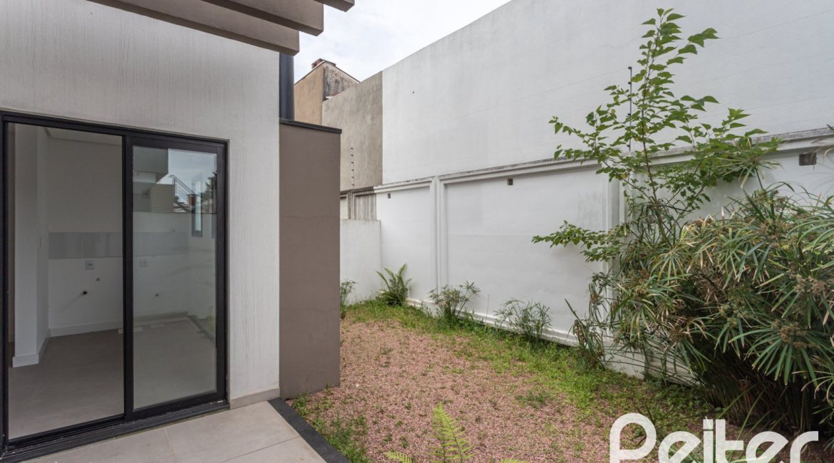 Casa em Condomínio à venda com 148m², 3 dormitórios, 3 suítes, 2 vagas, no bairro Ipanema em Porto Alegre