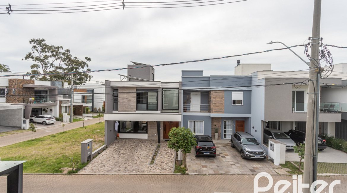 Casa em Condomínio à venda com 148m², 3 dormitórios, 3 suítes, 2 vagas, no bairro Ipanema em Porto Alegre