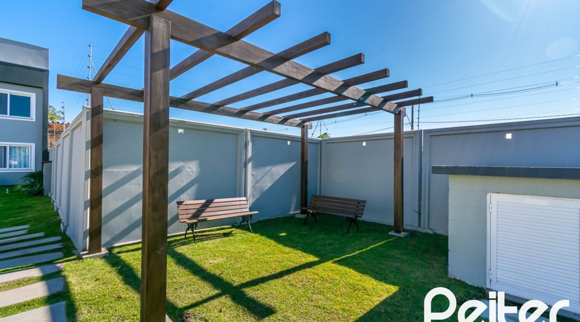 Casa em Condomínio à venda com 148m², 3 dormitórios, 3 suítes, 2 vagas, no bairro Ipanema em Porto Alegre