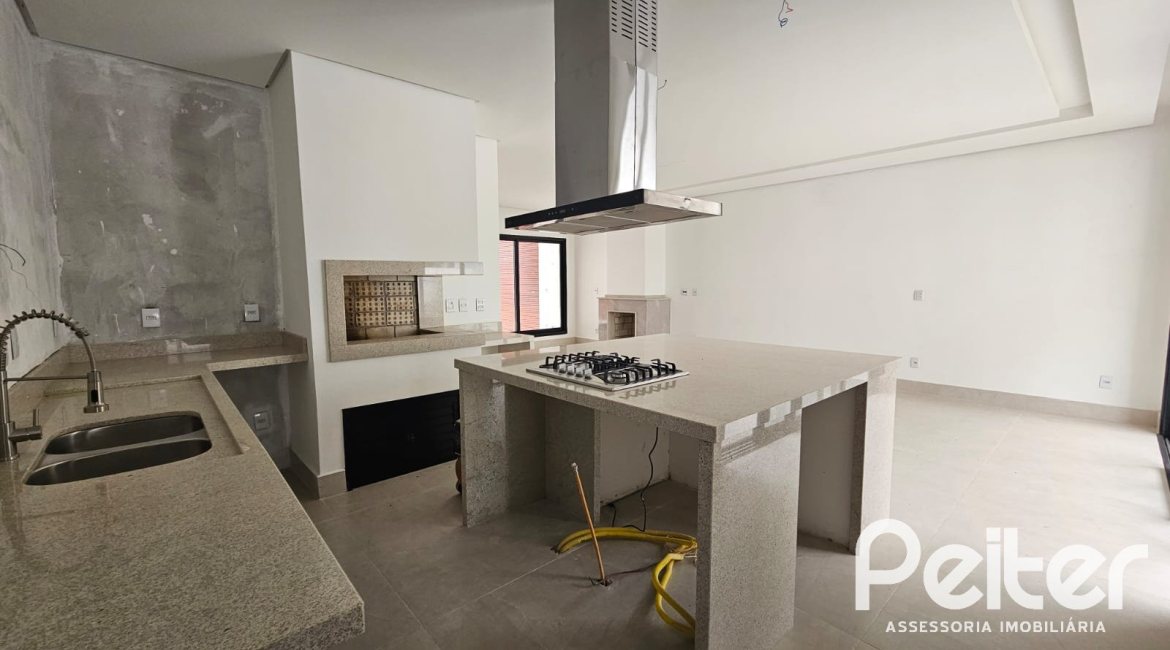 Casa em Condomínio à venda com 216m², 3 dormitórios, 3 suítes, 2 vagas, no bairro Ipanema em Porto Alegre