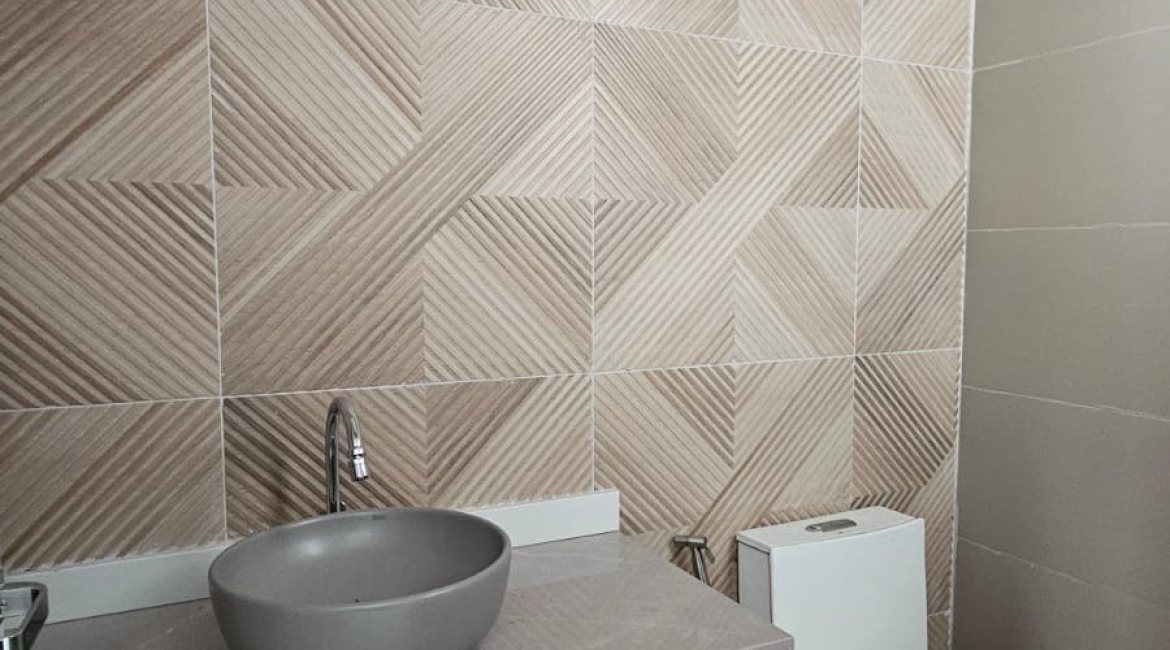 Casa em Condomínio à venda com 216m², 3 dormitórios, 3 suítes, 2 vagas, no bairro Ipanema em Porto Alegre