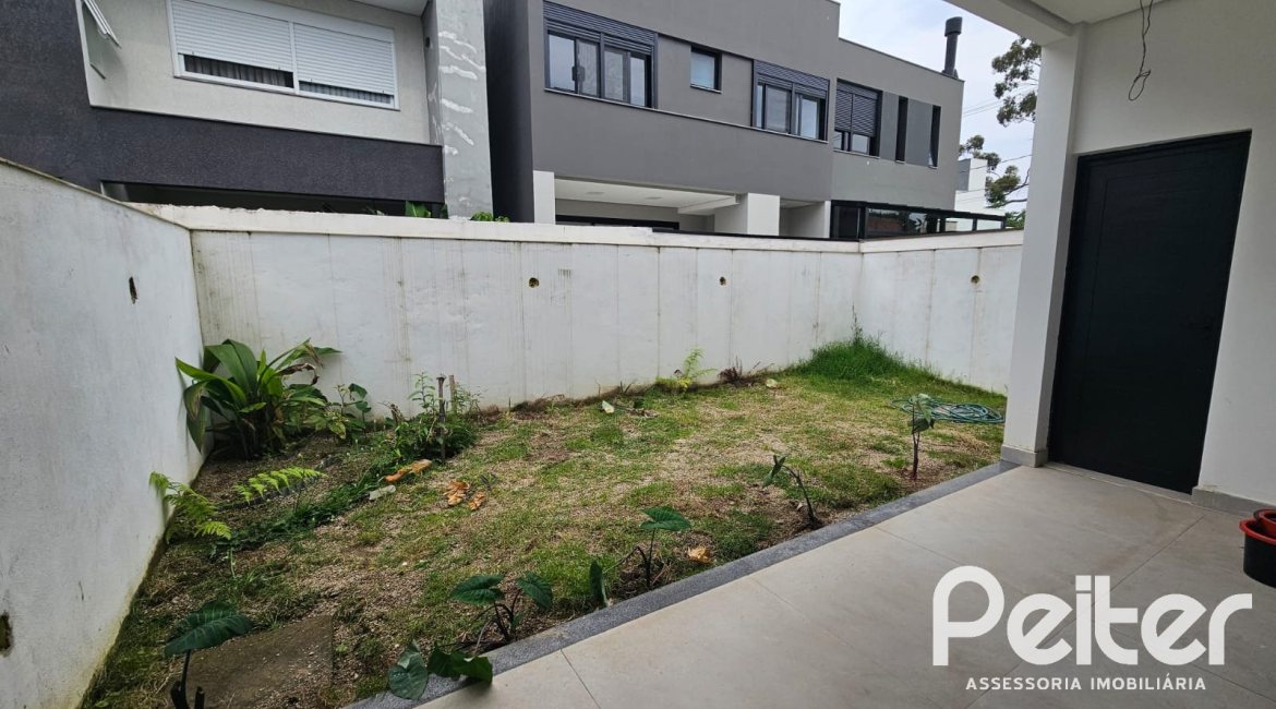 Casa em Condomínio à venda com 216m², 3 dormitórios, 3 suítes, 2 vagas, no bairro Ipanema em Porto Alegre