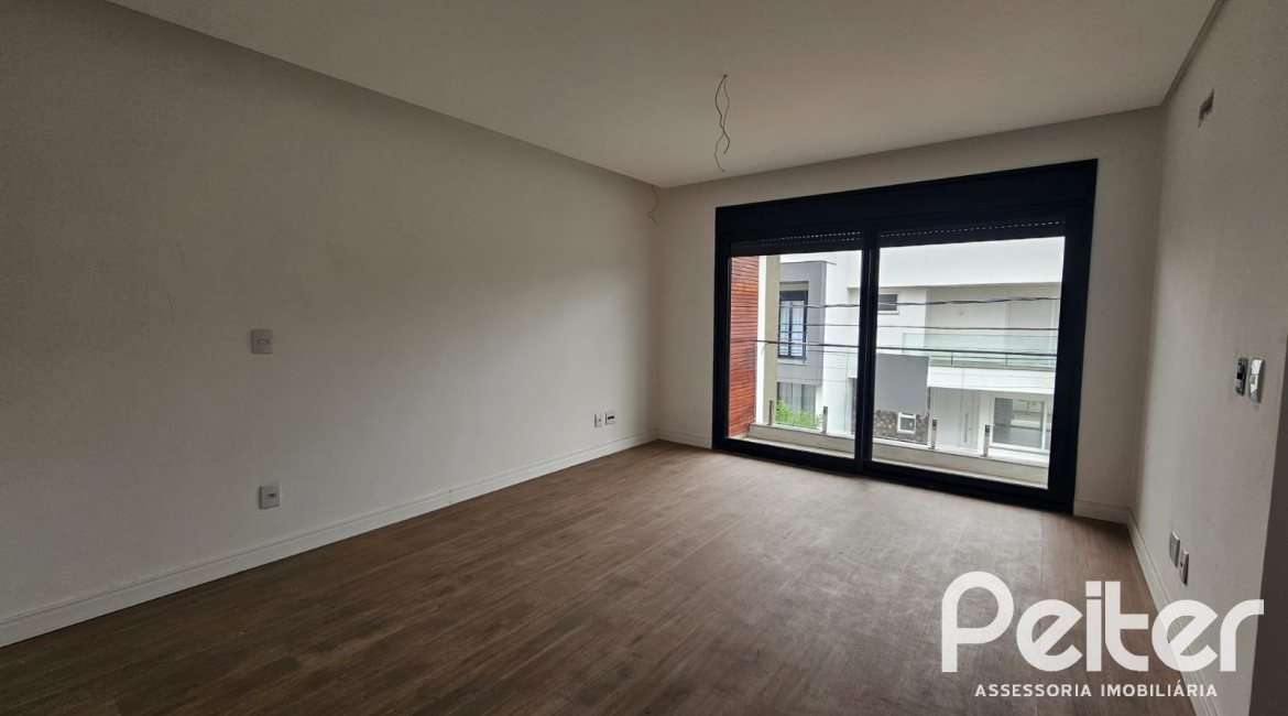 Casa em Condomínio à venda com 216m², 3 dormitórios, 3 suítes, 2 vagas, no bairro Ipanema em Porto Alegre