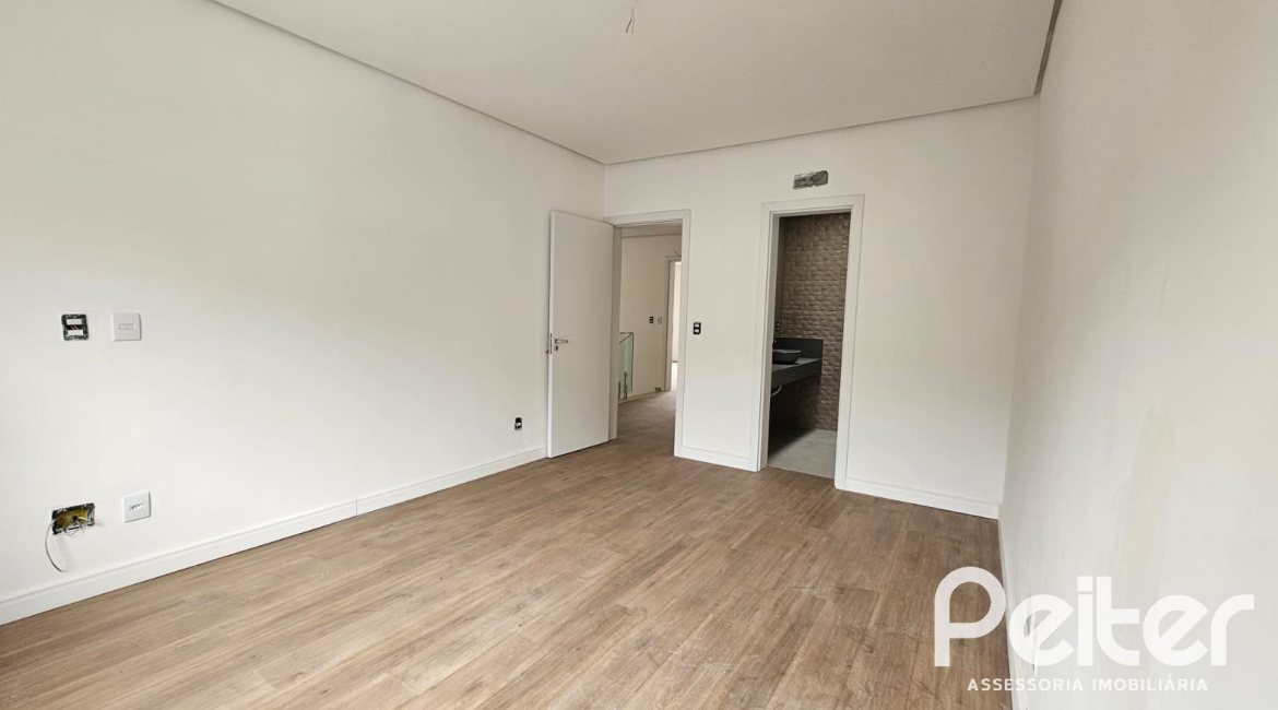 Casa em Condomínio à venda com 216m², 3 dormitórios, 3 suítes, 2 vagas, no bairro Ipanema em Porto Alegre