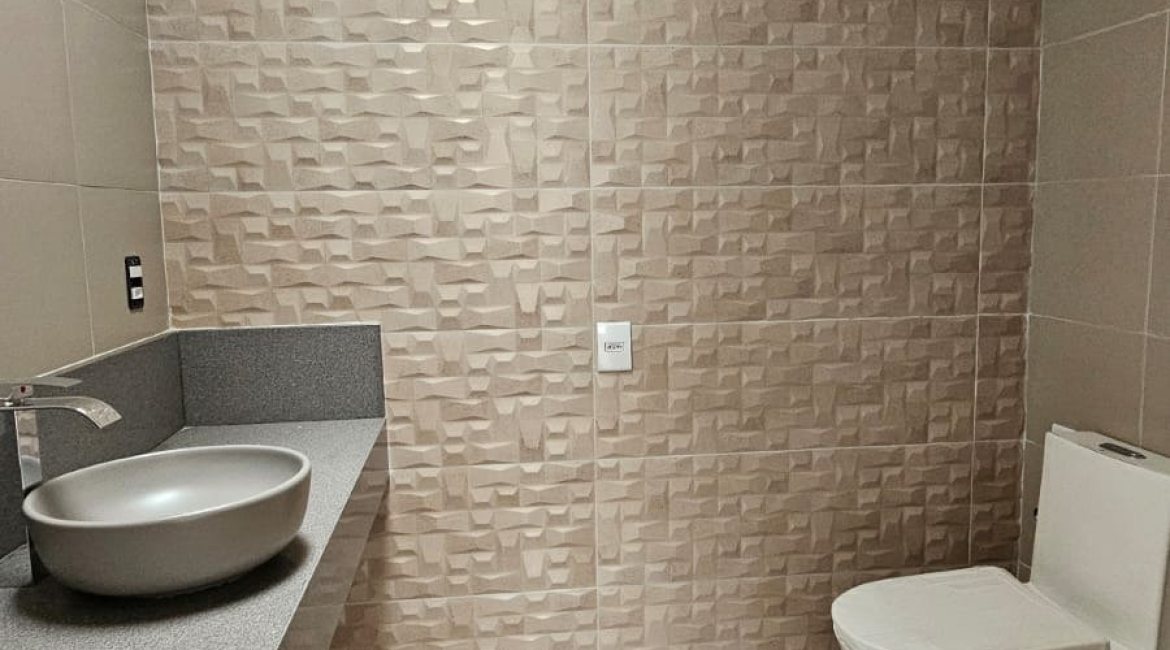 Casa em Condomínio à venda com 216m², 3 dormitórios, 3 suítes, 2 vagas, no bairro Ipanema em Porto Alegre