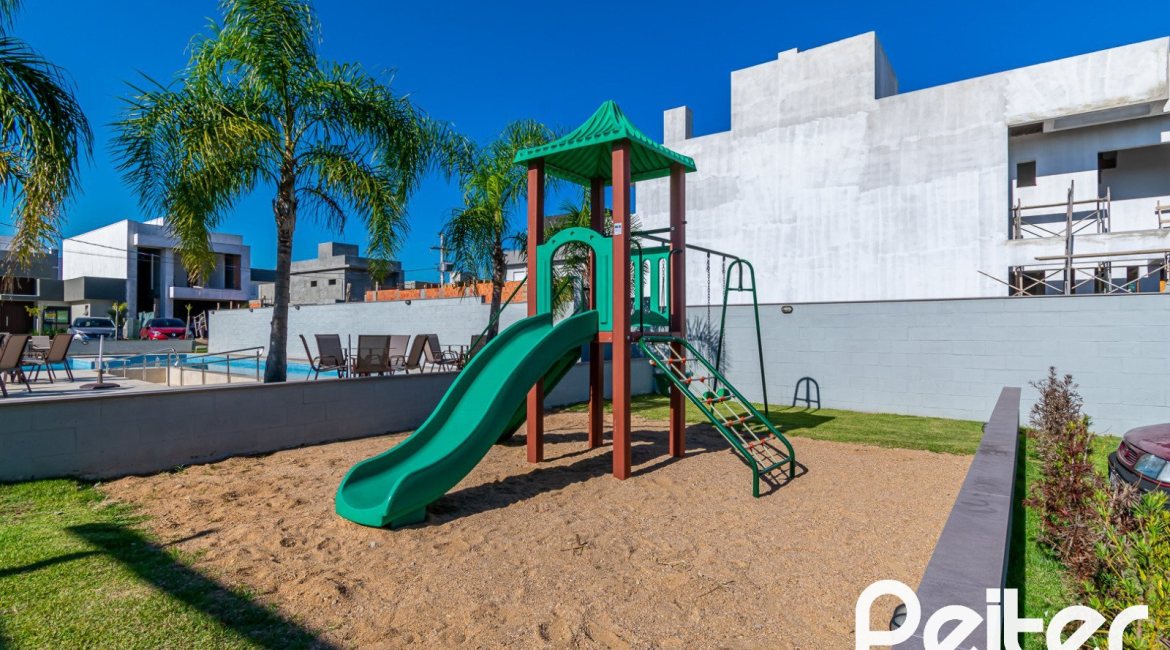 Casa em Condomínio à venda com 216m², 3 dormitórios, 3 suítes, 2 vagas, no bairro Ipanema em Porto Alegre