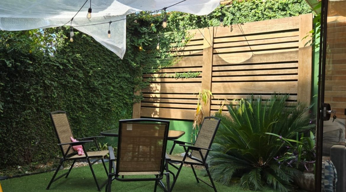 Casa em Condomínio à venda com 229m², 3 dormitórios, 3 suítes, 4 vagas, no bairro Cristal em Porto Alegre