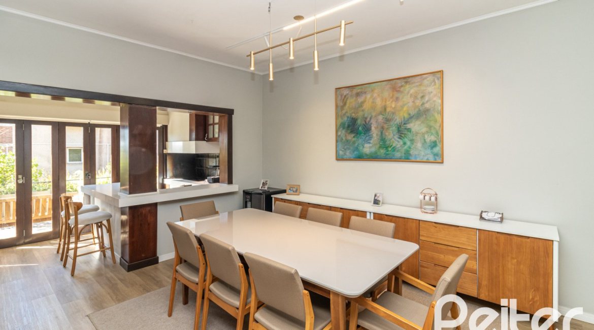 Casa em Condomínio à venda com 421m², 3 dormitórios, 3 suítes, 4 vagas, no bairro Tristeza em Porto Alegre