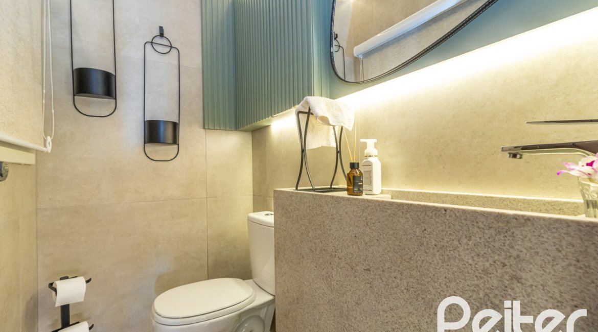 Casa em Condomínio à venda com 421m², 3 dormitórios, 3 suítes, 4 vagas, no bairro Tristeza em Porto Alegre