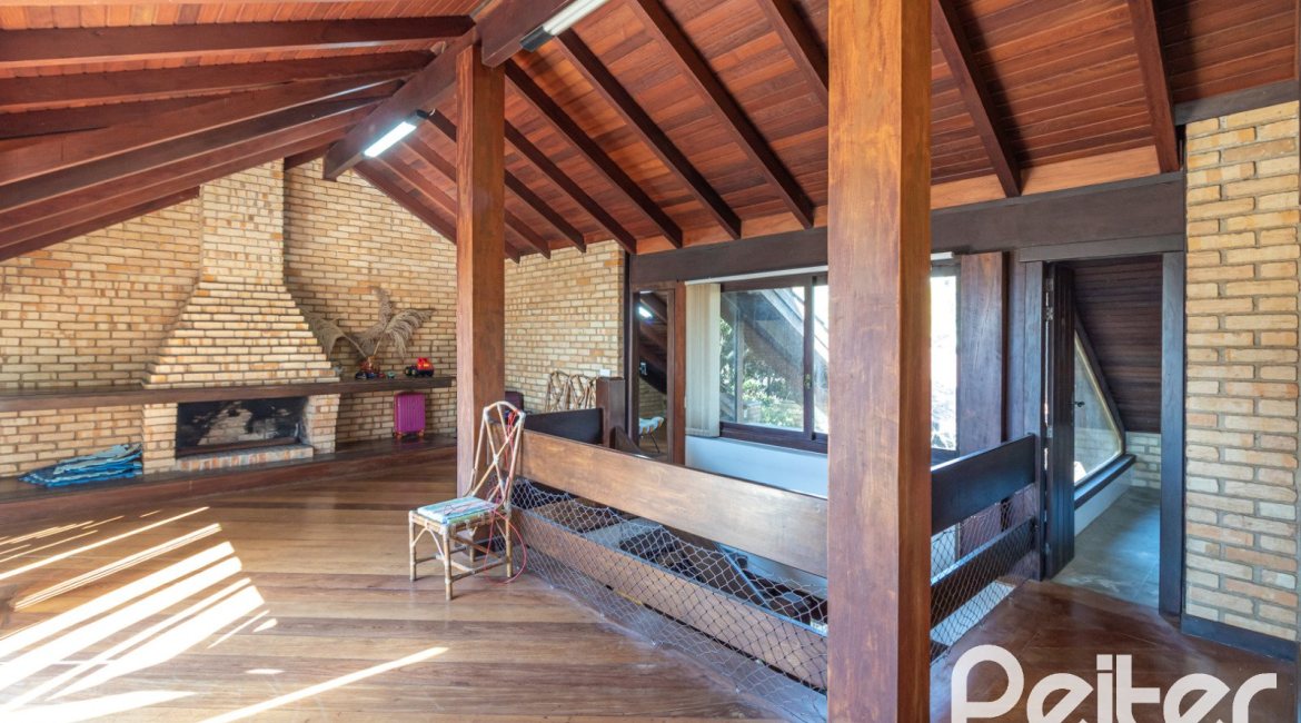 Casa em Condomínio à venda com 421m², 3 dormitórios, 3 suítes, 4 vagas, no bairro Tristeza em Porto Alegre