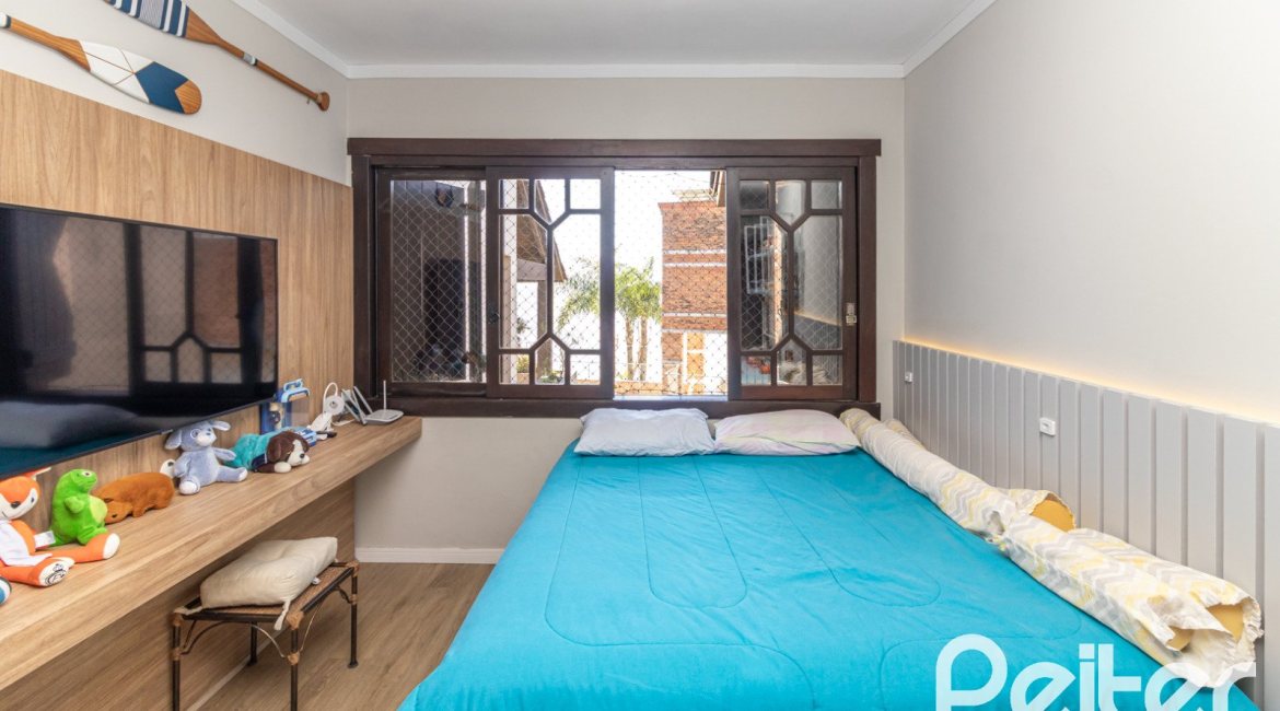 Casa em Condomínio à venda com 421m², 3 dormitórios, 3 suítes, 4 vagas, no bairro Tristeza em Porto Alegre