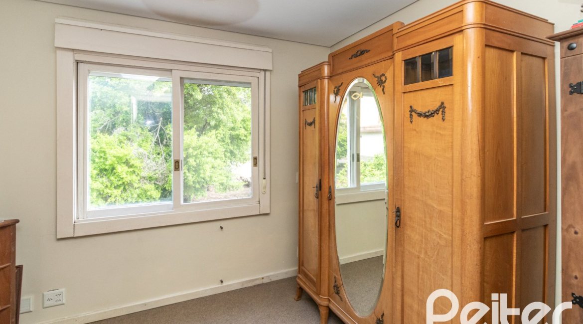 Casa em Condomínio à venda com 293m², 3 dormitórios, 1 suíte, 2 vagas, no bairro Tristeza em Porto Alegre